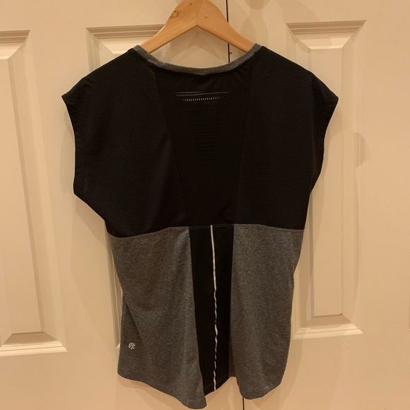 Champion grey and black short sleeve workout top - Picture 2 of 3